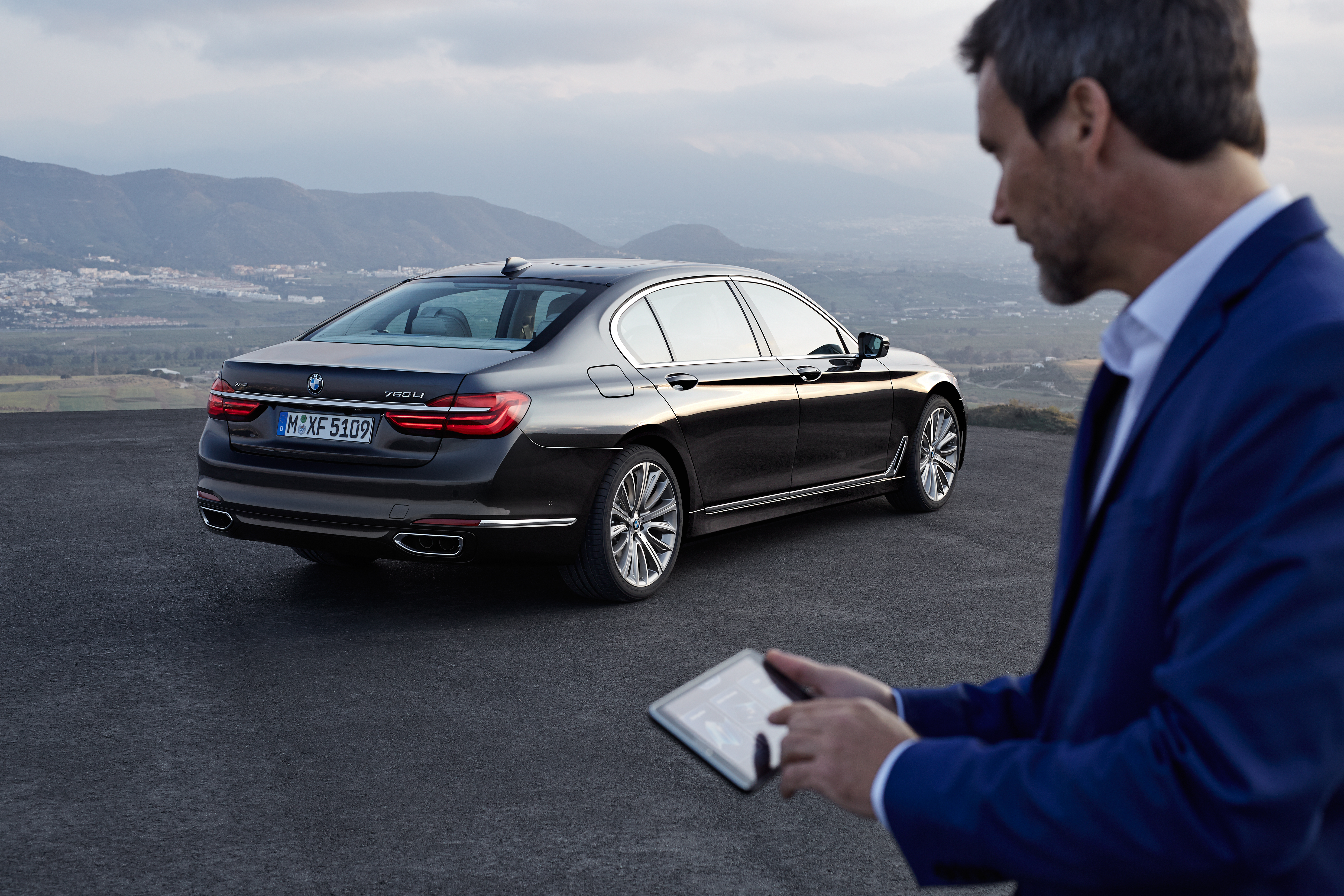 插電式油電混合動力入列 新一代寶馬《BMW 7 Series》不只更輕也更節能(下) 插電式油電混合動力入列 新一代寶馬《BMW 7 Series》不只更輕也更節能(下)