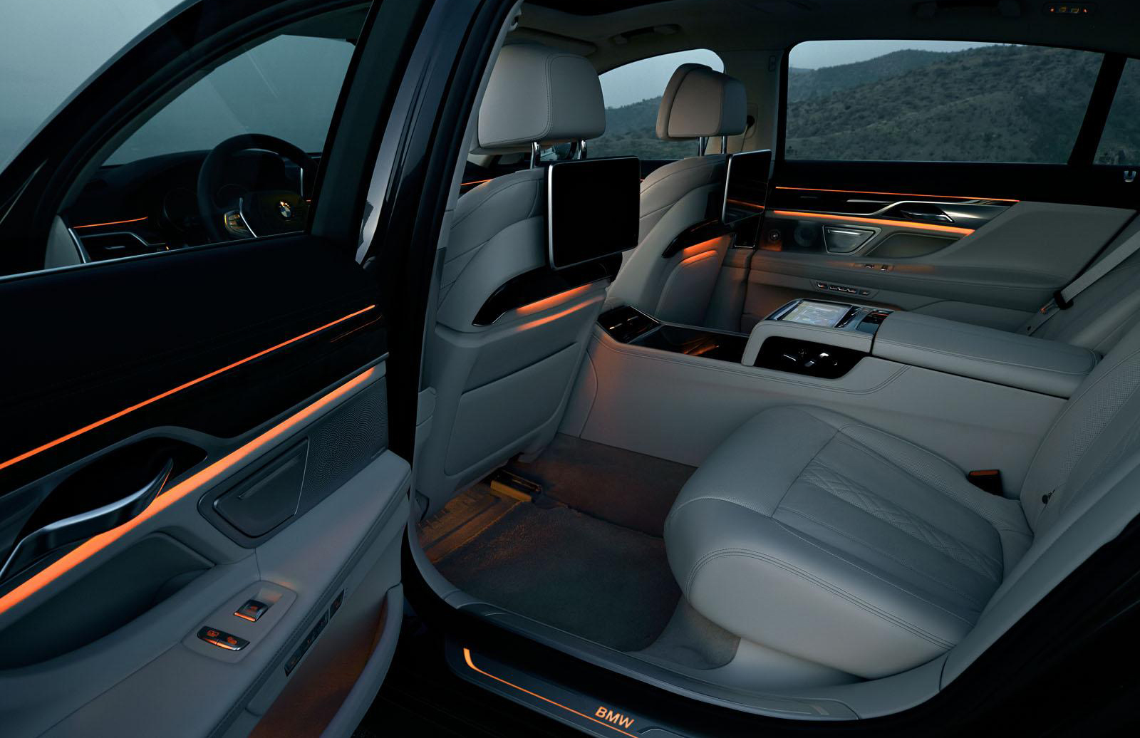 創新科技集一身 新一代寶馬《BMW 7 Series》千呼萬喚矚目登場(上) 創新科技集一身 新一代寶馬《BMW 7 Series》千呼萬喚矚目登場(上)