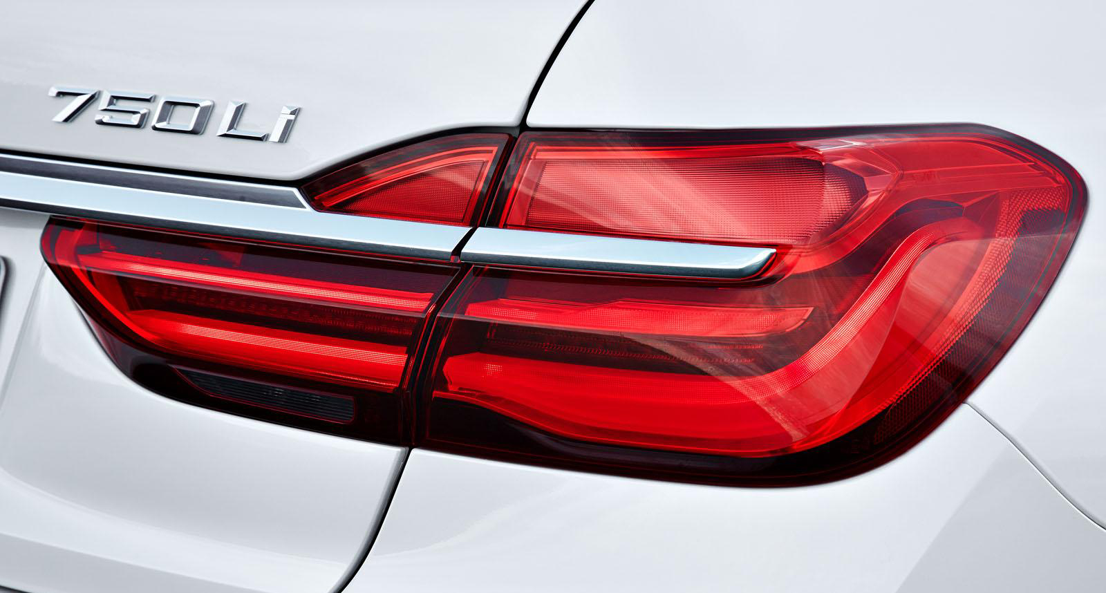 褪下西裝後的真性情 新一代寶馬《BMW 7 Series M Sport》運動車型同步登場 褪下西裝後的真性情 新一代寶馬《BMW 7 Series M Sport》運動車型同步登場