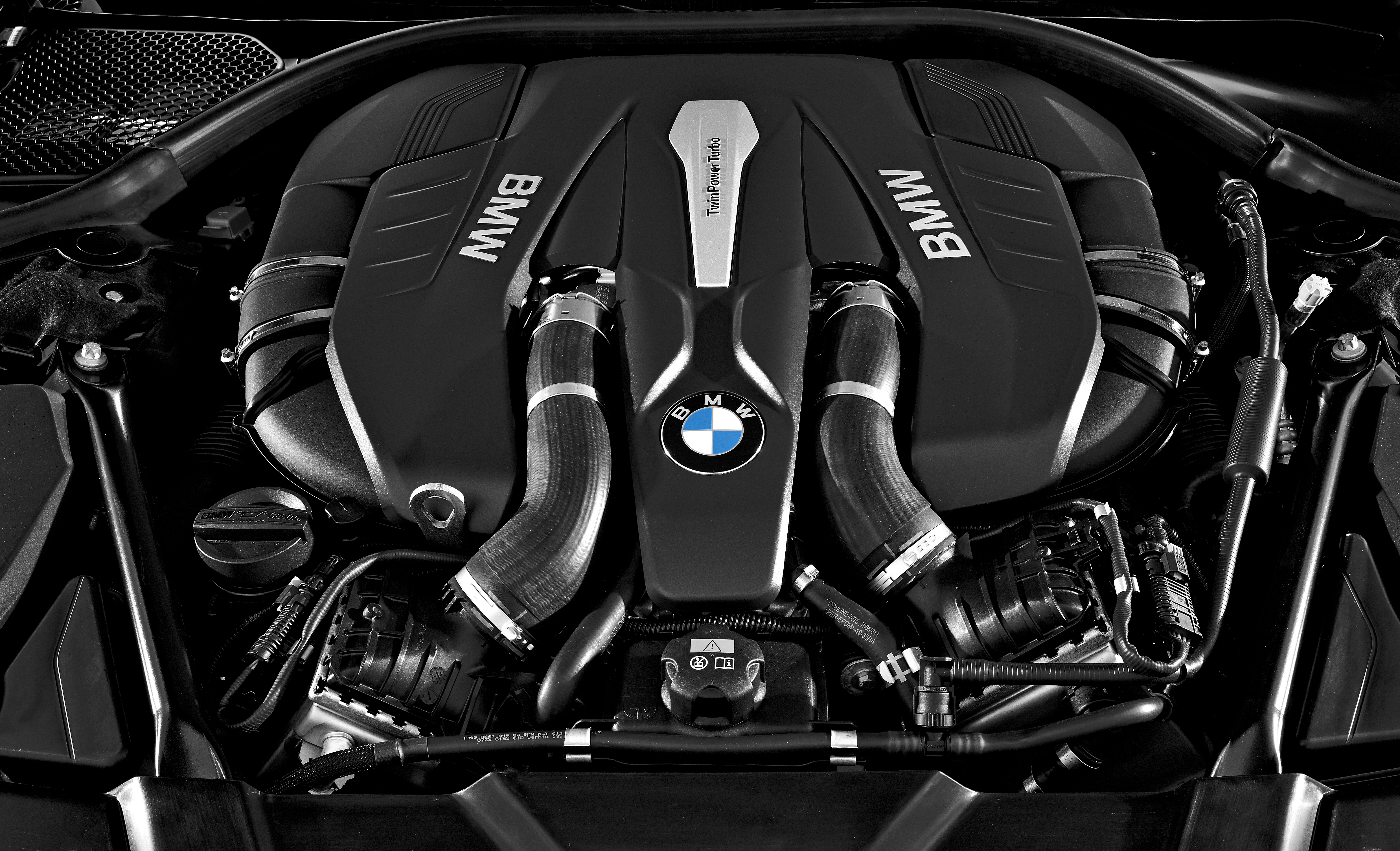 插電式油電混合動力入列 新一代寶馬《BMW 7 Series》不只更輕也更節能(下) 插電式油電混合動力入列 新一代寶馬《BMW 7 Series》不只更輕也更節能(下)