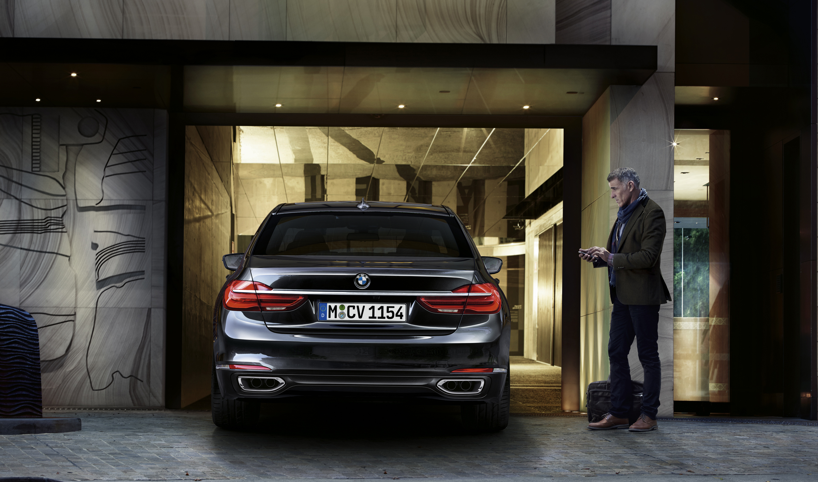 插電式油電混合動力入列 新一代寶馬《BMW 7 Series》不只更輕也更節能(下) 插電式油電混合動力入列 新一代寶馬《BMW 7 Series》不只更輕也更節能(下)