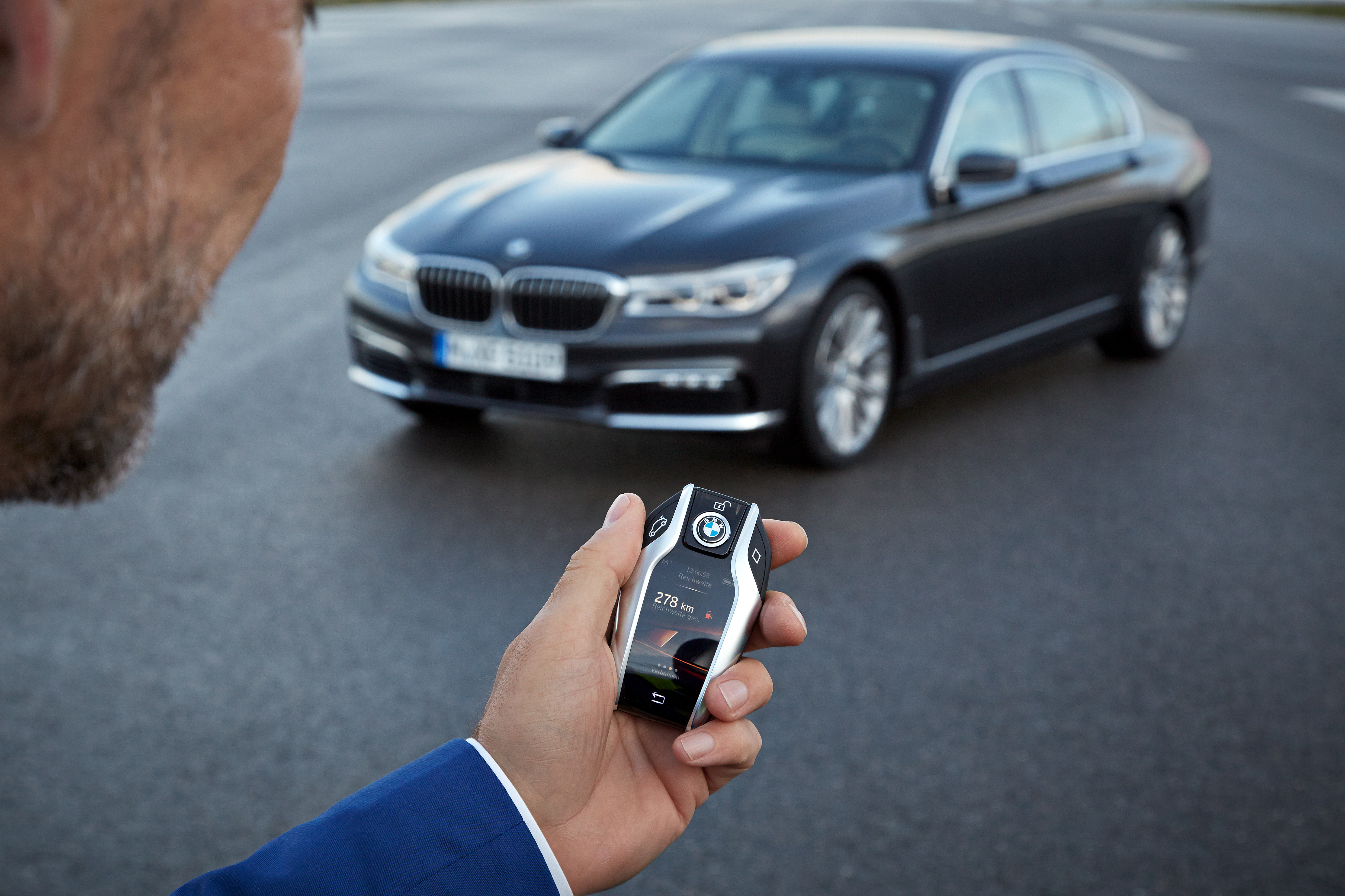 插電式油電混合動力入列 新一代寶馬《BMW 7 Series》不只更輕也更節能(下) 插電式油電混合動力入列 新一代寶馬《BMW 7 Series》不只更輕也更節能(下)