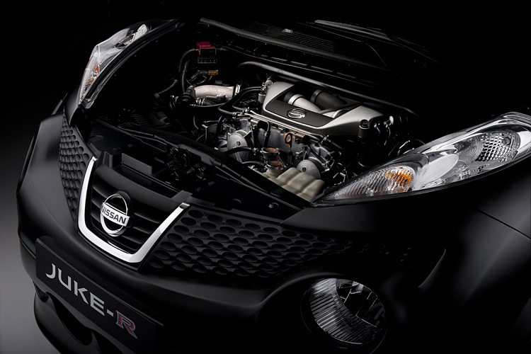 日產《Nissan Juke-R Nismo》預告現身 世界首款超級跨界跑旅GoodWood登場 日產《Nissan Juke-R Nismo》預告現身 世界首款超級跨界跑旅GoodWood登場
