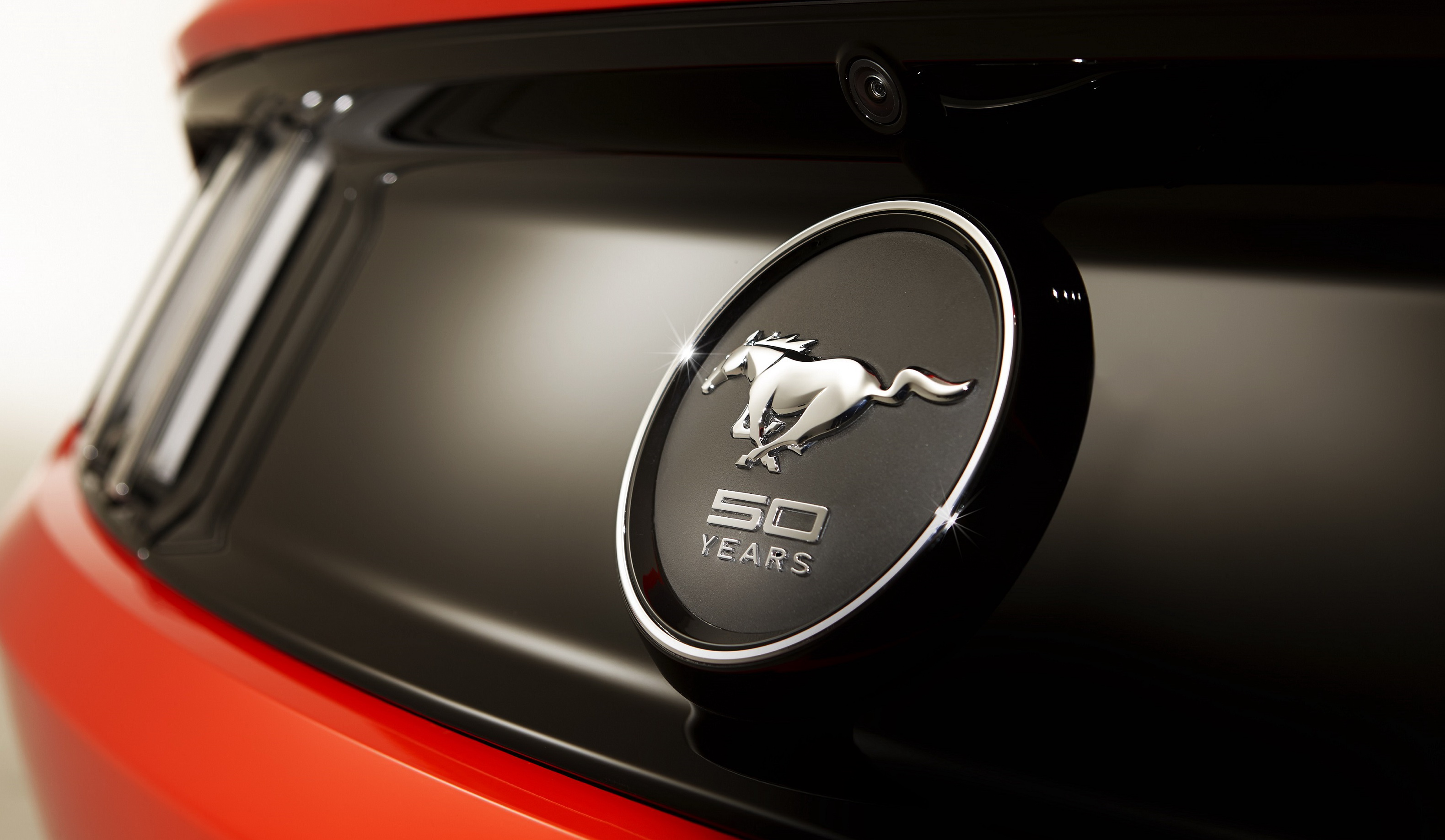 福特《Ford Mustang》50週年限量紀念版 台灣地區限量50台售完為止 福特《Ford Mustang》50週年限量紀念版 台灣地區限量50台售完為止