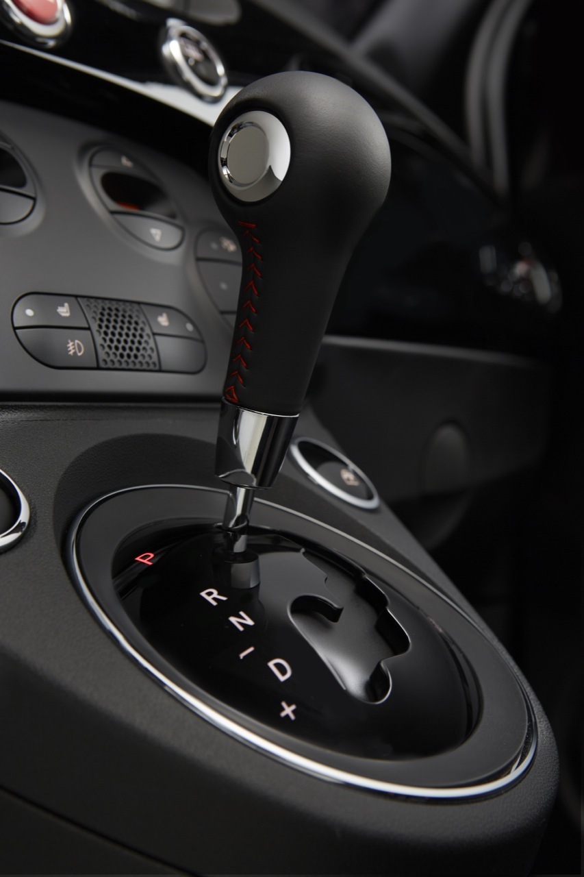 《Fiat 500 Abarth》自排變速箱更受女性青睞 《Fiat 500 Abarth》自排變速箱更受女性青睞