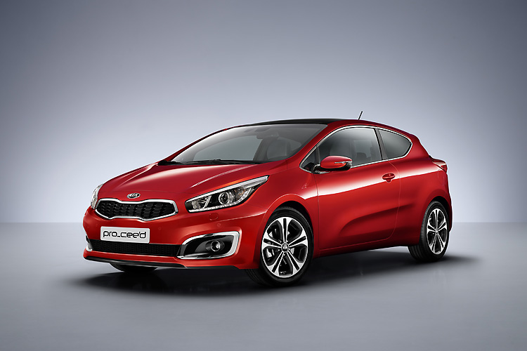 新動力、新面容 起亞《Kia Cee'd》小改款歐陸現身 新動力、新面容 起亞《Kia Cee'd》小改款歐陸現身