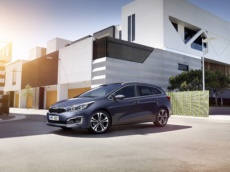 新動力、新面容 起亞《Kia Cee'd》小改款歐陸現身 新動力、新面容 起亞《Kia Cee'd》小改款歐陸現身