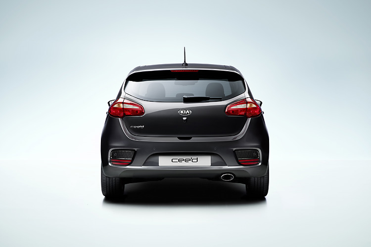 新動力、新面容 起亞《Kia Cee'd》小改款歐陸現身 新動力、新面容 起亞《Kia Cee'd》小改款歐陸現身