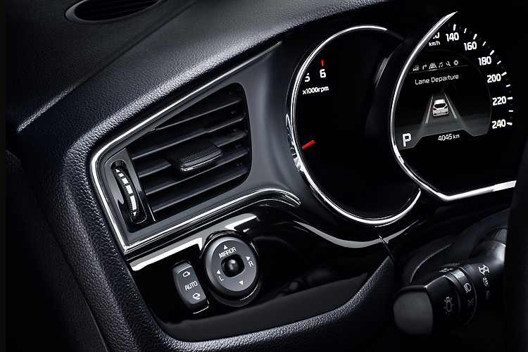 新動力、新面容 起亞《Kia Cee'd》小改款歐陸現身 新動力、新面容 起亞《Kia Cee'd》小改款歐陸現身