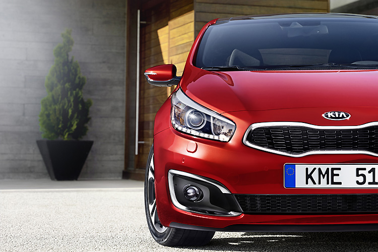 新動力、新面容 起亞《Kia Cee'd》小改款歐陸現身 新動力、新面容 起亞《Kia Cee'd》小改款歐陸現身