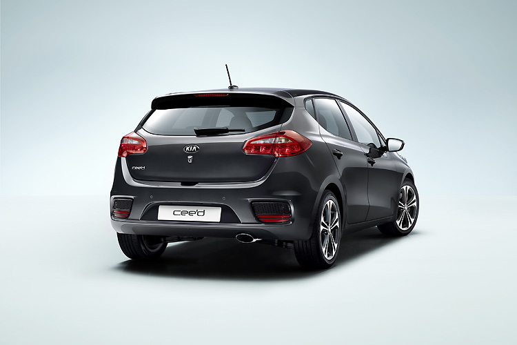 新動力、新面容 起亞《Kia Cee'd》小改款歐陸現身 新動力、新面容 起亞《Kia Cee'd》小改款歐陸現身
