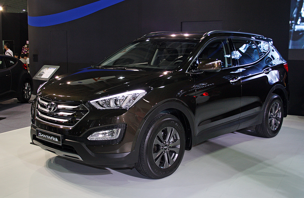 新車三連發!現代《Hyundai Sonata》正式發表 小改《Veloster》、《Santa Fe》2.4汽油車型聯袂登場 ( 新車三連發!現代《Hyundai Sonata》正式發表 小改《Veloster》、《Santa Fe》2.4汽油車型聯袂登場 (