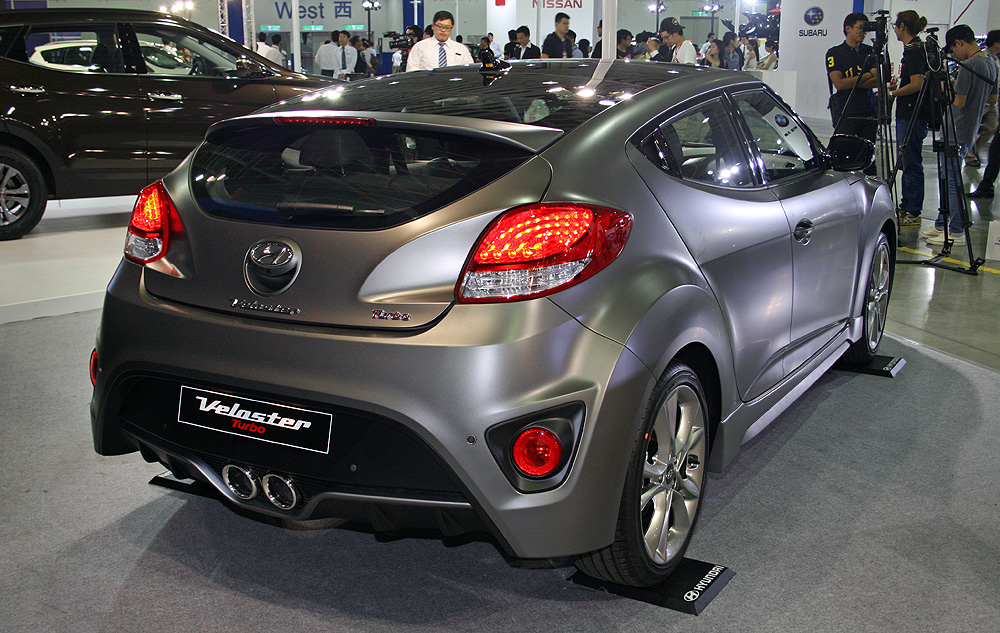 新車三連發!現代《Hyundai Sonata》正式發表 小改《Veloster》、《Santa Fe》2.4汽油車型聯袂登場 ( 新車三連發!現代《Hyundai Sonata》正式發表 小改《Veloster》、《Santa Fe》2.4汽油車型聯袂登場 (