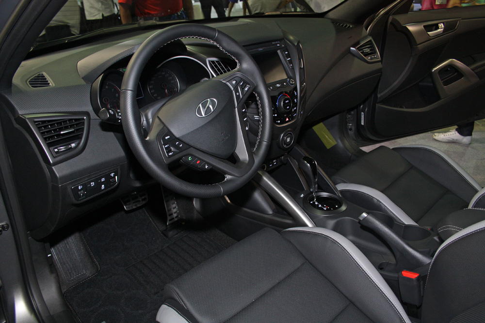 新車三連發!現代《Hyundai Sonata》正式發表 小改《Veloster》、《Santa Fe》2.4汽油車型聯袂登場 ( 新車三連發!現代《Hyundai Sonata》正式發表 小改《Veloster》、《Santa Fe》2.4汽油車型聯袂登場 (