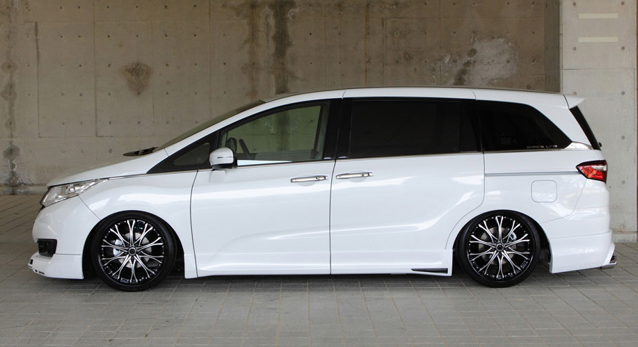 七人座休旅M'z SPEED勁裝上身 原來本田《Honda Odyssey》也能殺很大… 七人座休旅M'z SPEED勁裝上身 原來本田《Honda Odyssey》也能殺很大…