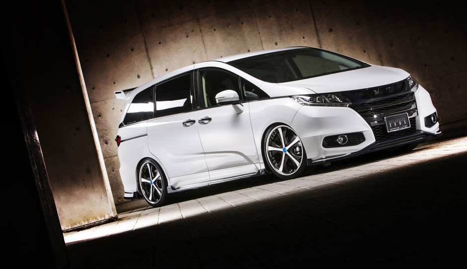七人座休旅M'z SPEED勁裝上身 原來本田《Honda Odyssey》也能殺很大… 七人座休旅M'z SPEED勁裝上身 原來本田《Honda Odyssey》也能殺很大…