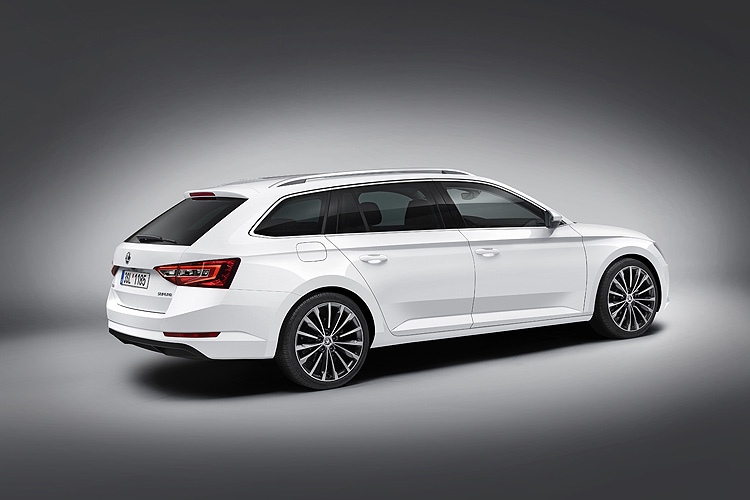 新世代《Škoda Superb Combi》預告IAA車展發表 RS性能化車型暫不考慮推出 新世代《Škoda Superb Combi》預告IAA車展發表 RS性能化車型暫不考慮推出
