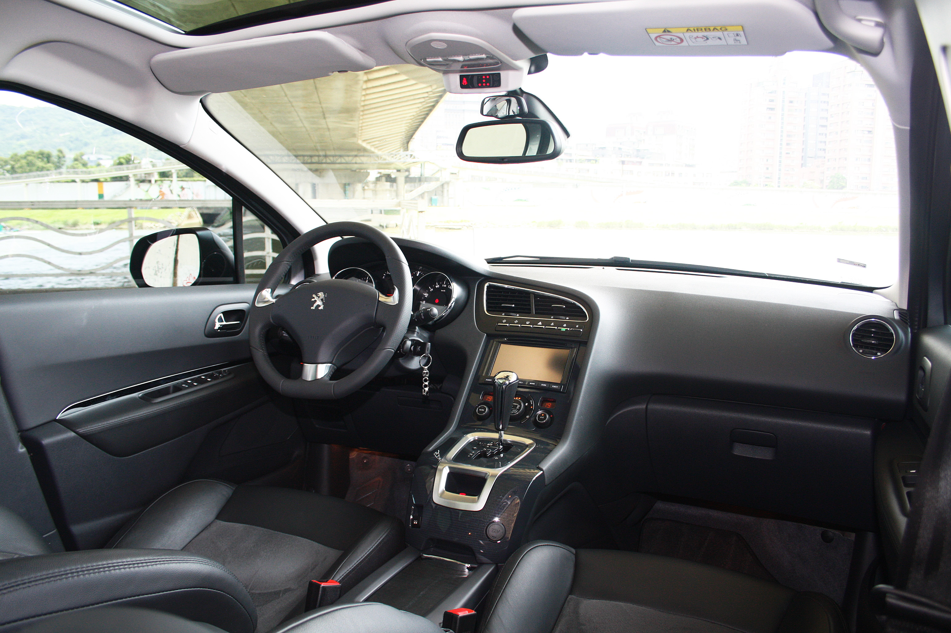 大獅七人行《Peugeot 5008 2.0 HDi》小改款【靜態介紹篇】 大獅七人行《Peugeot 5008 2.0 HDi》小改款【靜態介紹篇】