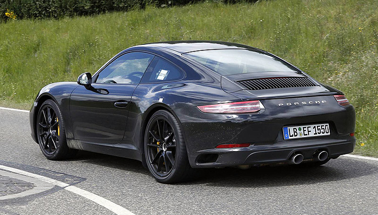 疑似小改款無偽裝被逮 保時捷《Porsche 911》神祕車形現身布拉格 疑似小改款無偽裝被逮 保時捷《Porsche 911》神祕車形現身布拉格