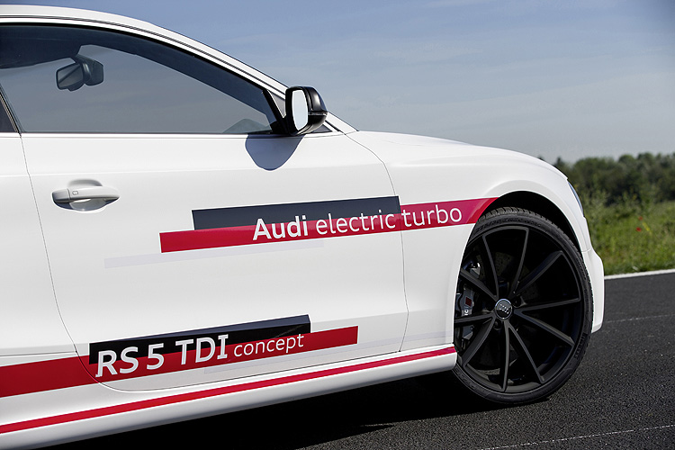 強植3.0升V6電子渦輪引擎 新一代奧迪《Audi RS4 Avant》將擁480hp最大馬力 強植3.0升V6電子渦輪引擎 新一代奧迪《Audi RS4 Avant》將擁480hp最大馬力
