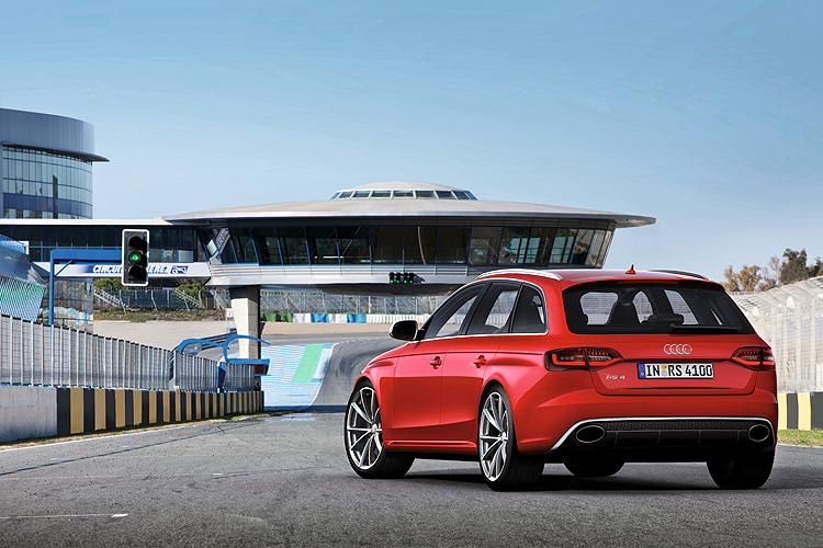 強植3.0升V6電子渦輪引擎 新一代奧迪《Audi RS4 Avant》將擁480hp最大馬力 強植3.0升V6電子渦輪引擎 新一代奧迪《Audi RS4 Avant》將擁480hp最大馬力