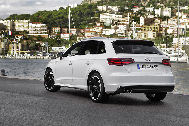 奧迪《Audi A3》小改款預計明年亮相 將導入虛擬儀表板 奧迪《Audi A3》小改款預計明年亮相 將導入虛擬儀表板