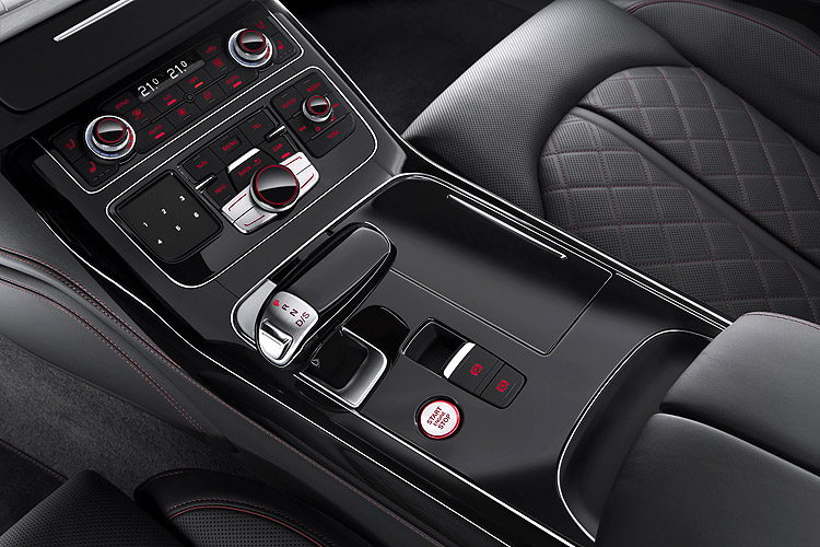520匹不夠那破600匹能滿足你嗎? 全新奧迪《Audi S8 plus》605匹最大馬力正式亮相 520匹不夠那破600匹能滿足你嗎? 全新奧迪《Audi S8 plus》605匹最大馬力正式亮相