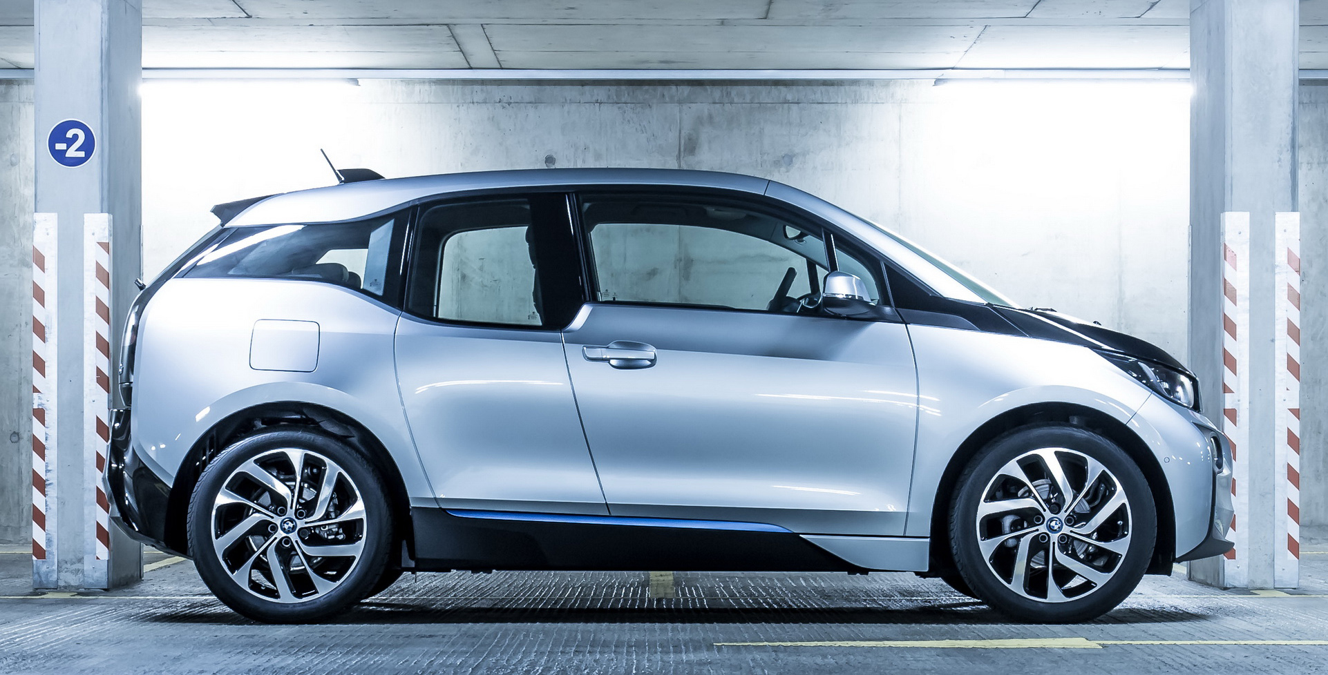傳言中的《BMW i5》會是家庭房車?集團執行長透露下一部電動車的定位… 傳言中的《BMW i5》會是家庭房車?集團執行長透露下一部電動車的定位…