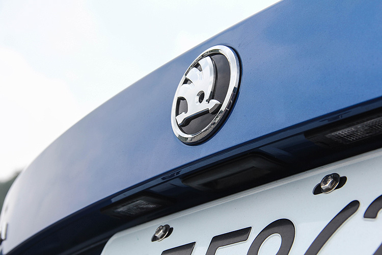 日歐小掀背近身火拼 ─《Mazda2》vs.《Škoda Fabia》配備、保養成本正面交鋒 日歐小掀背近身火拼 ─《Mazda2》vs.《Škoda Fabia》配備、保養成本正面交鋒