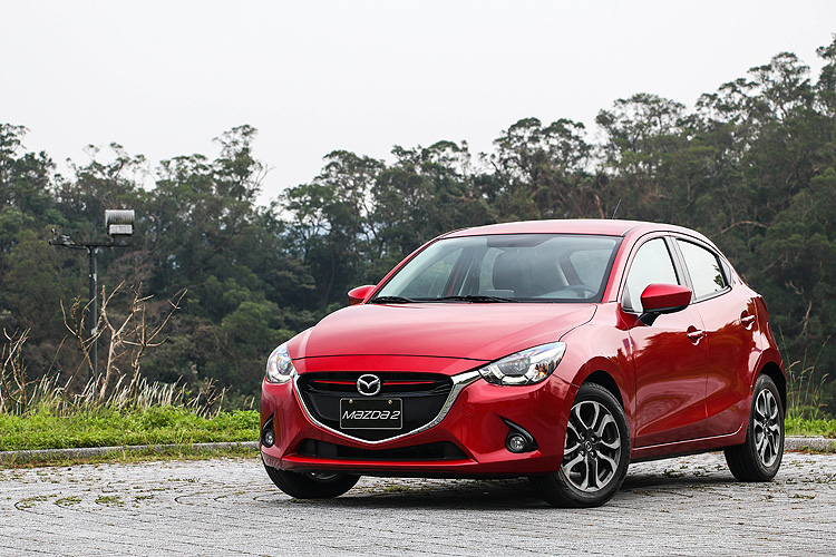 日歐小掀背近身火拼 ─《Mazda2》vs.《Škoda Fabia》配備、保養成本正面交鋒 日歐小掀背近身火拼 ─《Mazda2》vs.《Škoda Fabia》配備、保養成本正面交鋒