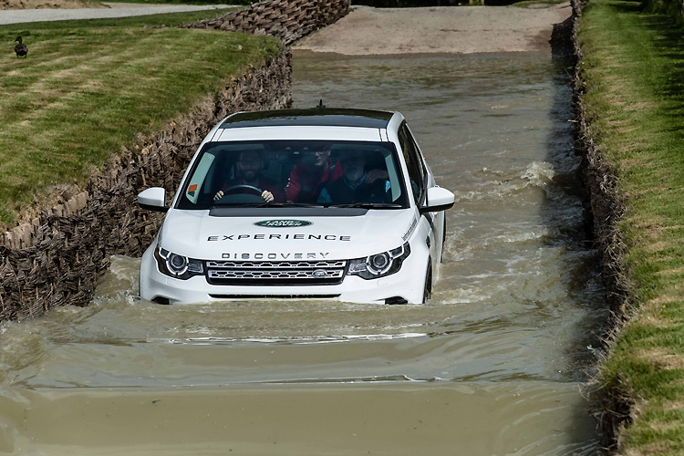 重新挖掘探險基因 《Land Rover Discovery Sport》與研究團隊一同探索無主地帶 重新挖掘探險基因 《Land Rover Discovery Sport》與研究團隊一同探索無主地帶
