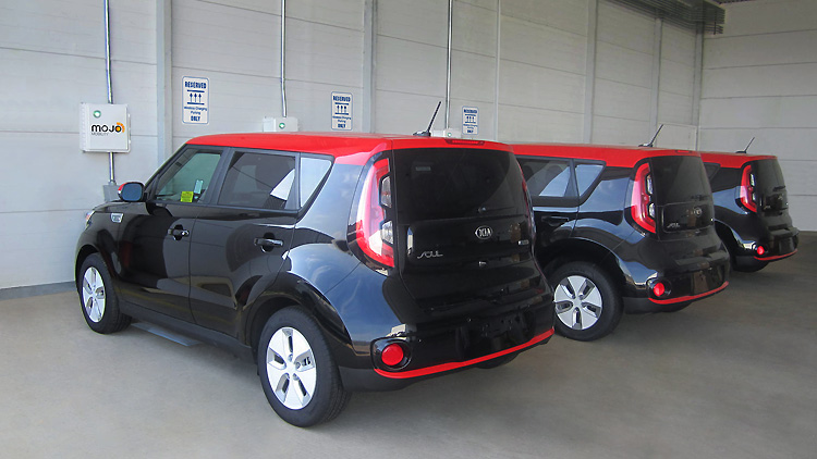 無線充電技術正夯!起亞《Kia Soul EV》與美國能源部攜手開發無線充電技術 無線充電技術正夯!起亞《Kia Soul EV》與美國能源部攜手開發無線充電技術