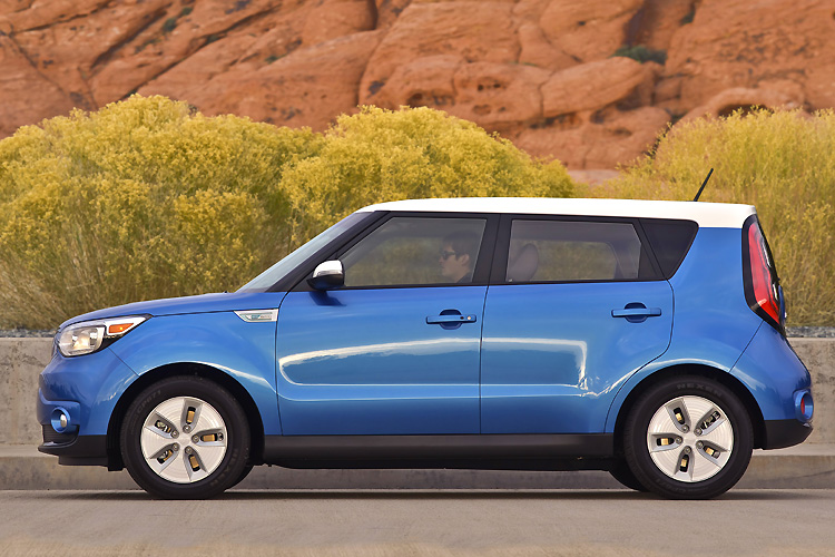 無線充電技術正夯!起亞《Kia Soul EV》與美國能源部攜手開發無線充電技術 無線充電技術正夯!起亞《Kia Soul EV》與美國能源部攜手開發無線充電技術