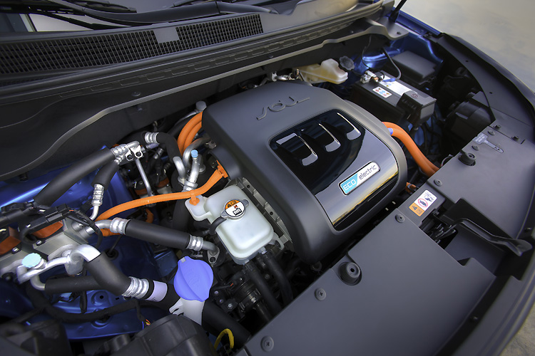 無線充電技術正夯!起亞《Kia Soul EV》與美國能源部攜手開發無線充電技術 無線充電技術正夯!起亞《Kia Soul EV》與美國能源部攜手開發無線充電技術
