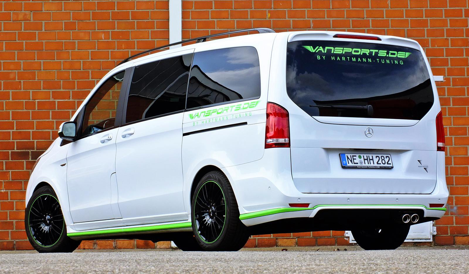 就愛這一味!Hartmann再度推出VANSPORTS商旅改裝作品 目標鎖定賓士《Mercedes-Benz V250》 就愛這一味!Hartmann再度推出VANSPORTS商旅改裝作品 目標鎖定賓士《Mercedes-Benz V250》