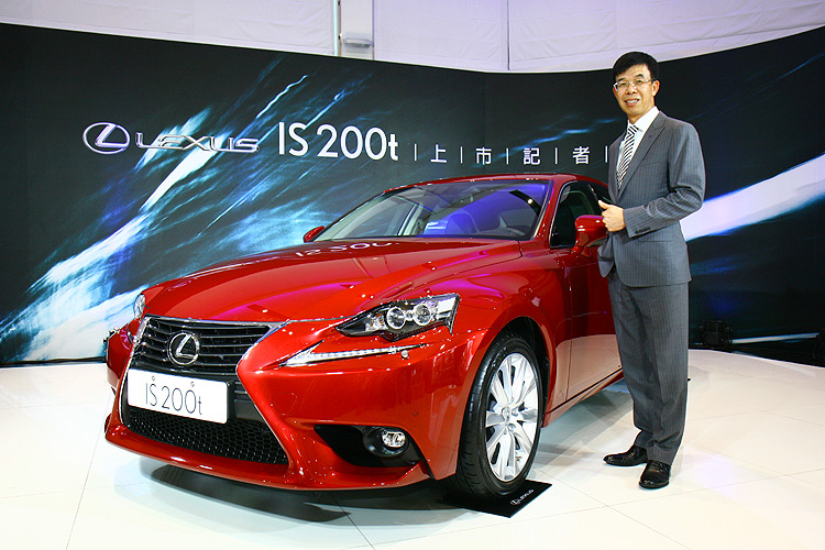 8AR-FTS世代新章 《Lexus IS 200t》169萬元起正式開賣! 8AR-FTS世代新章 《Lexus IS 200t》169萬元起正式開賣!