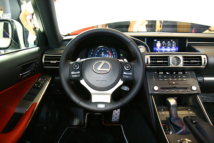 8AR-FTS世代新章 《Lexus IS 200t》169萬元起正式開賣! 8AR-FTS世代新章 《Lexus IS 200t》169萬元起正式開賣!