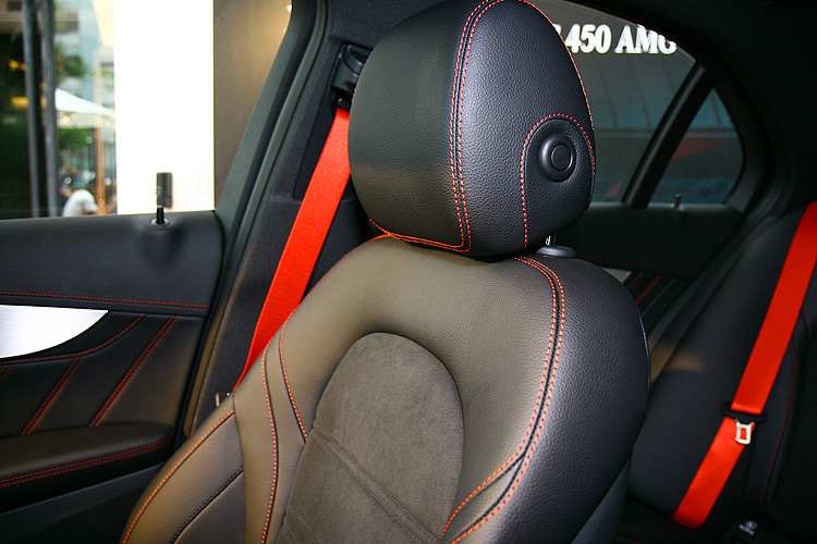 品牌進階性能車的敲門磚 賓士《Mercedes-Benz C 450 AMG 4Matic》342萬元正式襲台! 品牌進階性能車的敲門磚 賓士《Mercedes-Benz C 450 AMG 4Matic》342萬元正式襲台!