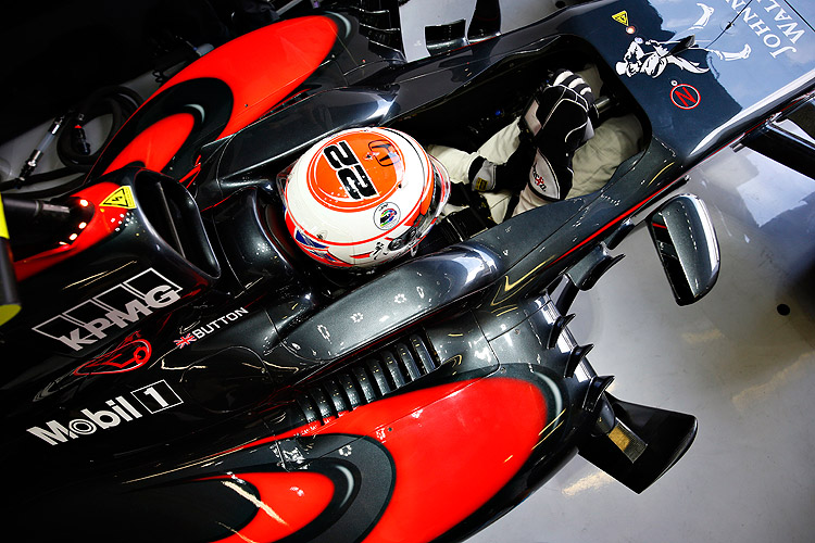 再難受也要撐下去! 《Jenson Button》確定明年續留McLaren Honda 再難受也要撐下去! 《Jenson Button》確定明年續留McLaren Honda
