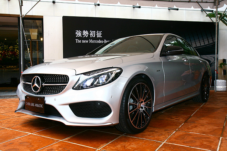 品牌進階性能車的敲門磚 賓士《Mercedes-Benz C 450 AMG 4Matic》342萬元正式襲台! 品牌進階性能車的敲門磚 賓士《Mercedes-Benz C 450 AMG 4Matic》342萬元正式襲台!