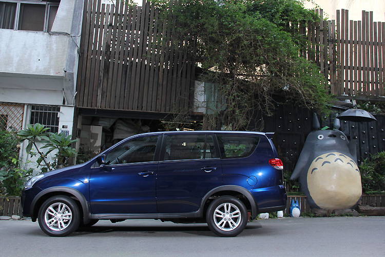 跨入商旅的想望─ 《中華汽車Zinger》影音旗艦版試駕體驗 跨入商旅的想望─ 《中華汽車Zinger》影音旗艦版試駕體驗
