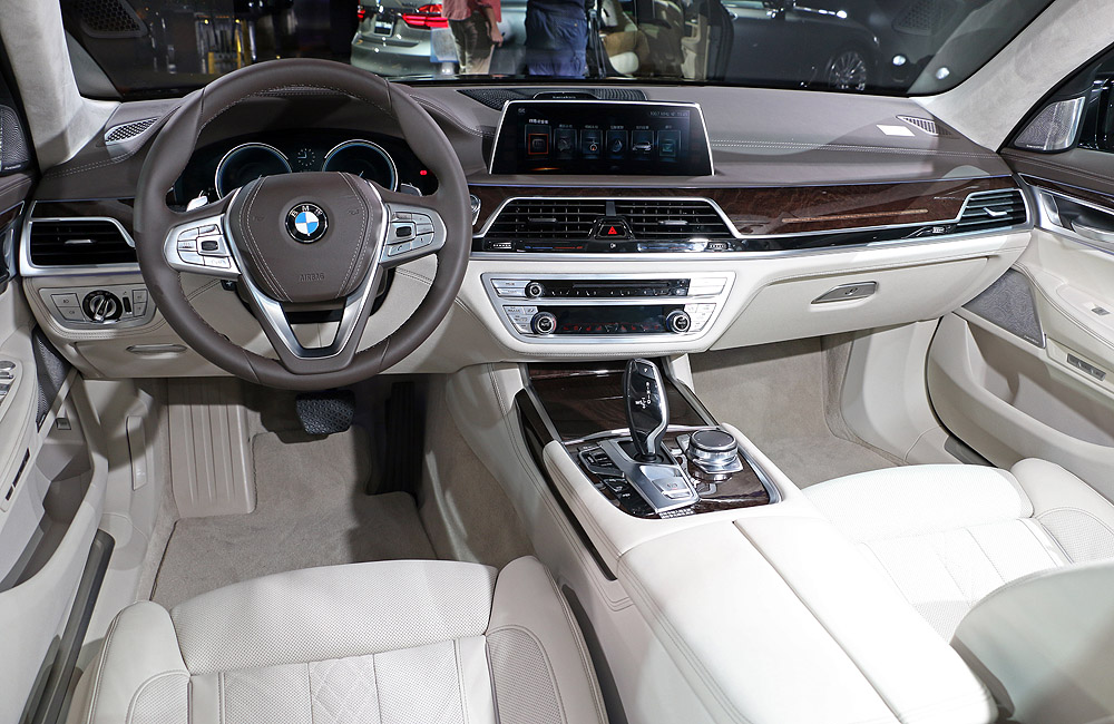 新一代科技旗艦即將登台 全新大改款寶馬《BMW 740Li》長軸車型搶先預賞 新一代科技旗艦即將登台 全新大改款寶馬《BMW 740Li》長軸車型搶先預賞