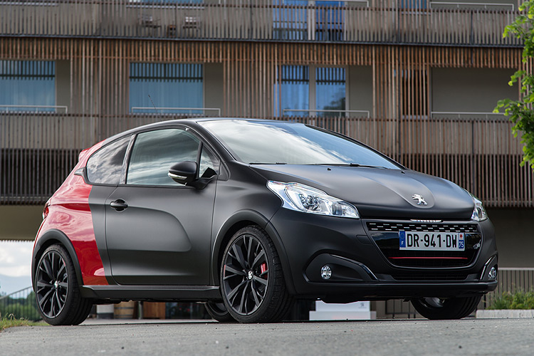 PureTech三缸渦輪引擎叩關!小改款寶獅《Peugeot 208》車系全數到位新登場 PureTech三缸渦輪引擎叩關!小改款寶獅《Peugeot 208》車系全數到位新登場