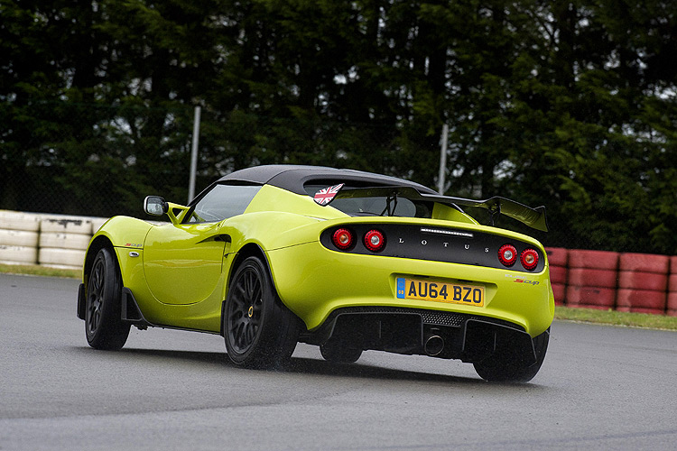 旗艦跑車投入 Lotus Driving Academy追加《Evora 400》教練車與駕訓課程 旗艦跑車投入 Lotus Driving Academy追加《Evora 400》教練車與駕訓課程