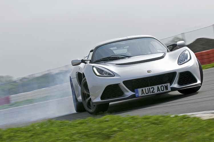旗艦跑車投入 Lotus Driving Academy追加《Evora 400》教練車與駕訓課程 旗艦跑車投入 Lotus Driving Academy追加《Evora 400》教練車與駕訓課程