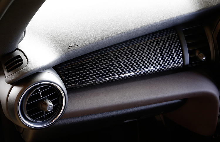 安全氣囊恐作動異常 《BMW》與《Mini》在美召回六千餘輛新車 安全氣囊恐作動異常 《BMW》與《Mini》在美召回六千餘輛新車