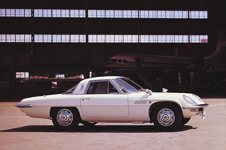 轉子引擎可望復活!馬自達《Mazda RX-Vision》概念跑車正式亮相 轉子引擎可望復活!馬自達《Mazda RX-Vision》概念跑車正式亮相