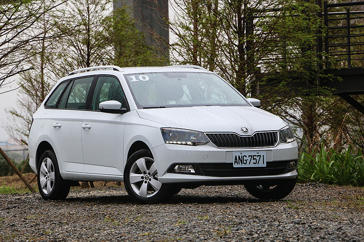尾廂升級、帥勁加倍─《Škoda Fabia Combi 1.2 TSI》瞄準空缺強勢襲來 尾廂升級、帥勁加倍─《Škoda Fabia Combi 1.2 TSI》瞄準空缺強勢襲來