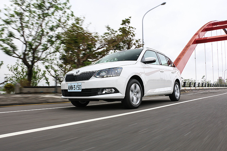 尾廂升級、帥勁加倍─《Škoda Fabia Combi 1.2 TSI》瞄準空缺強勢襲來 尾廂升級、帥勁加倍─《Škoda Fabia Combi 1.2 TSI》瞄準空缺強勢襲來