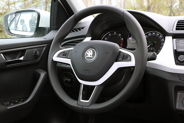 尾廂升級、帥勁加倍─《Škoda Fabia Combi 1.2 TSI》瞄準空缺強勢襲來 尾廂升級、帥勁加倍─《Škoda Fabia Combi 1.2 TSI》瞄準空缺強勢襲來